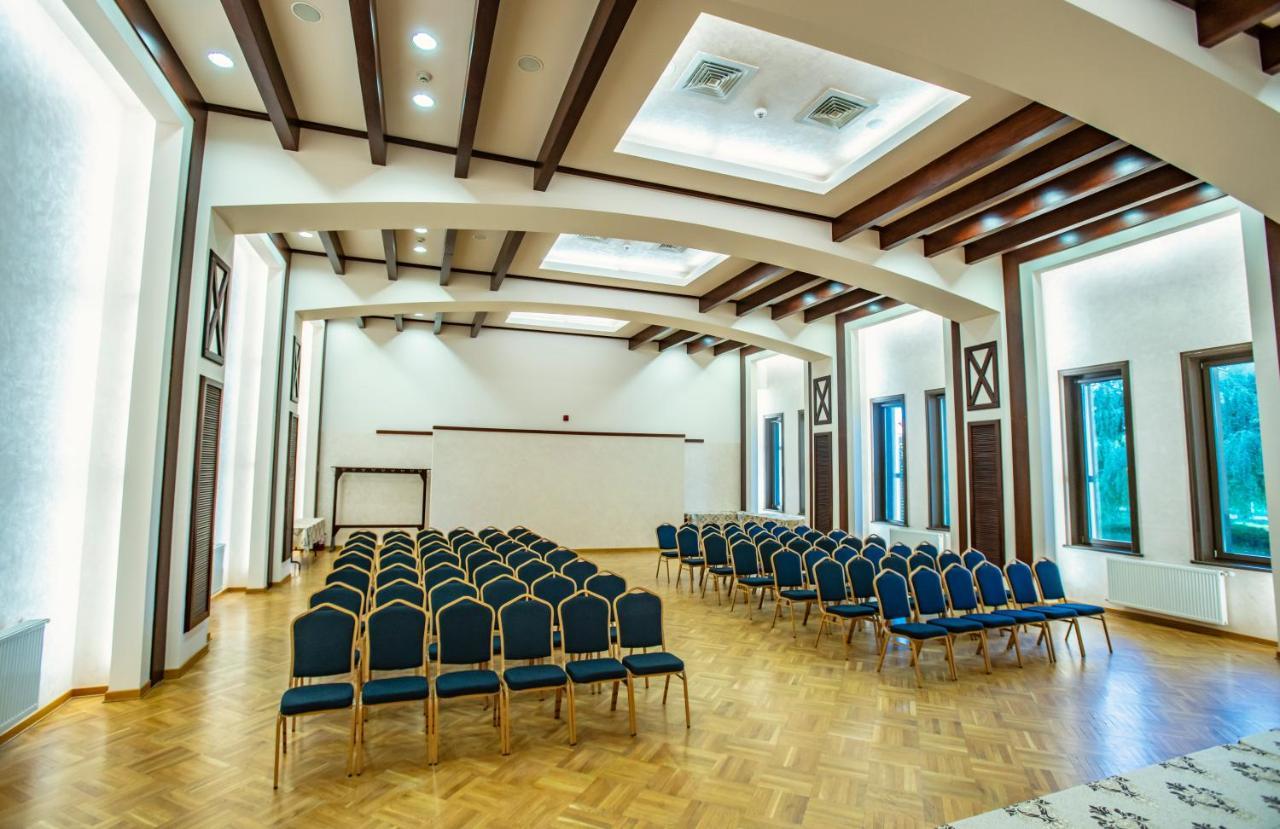 Conacul Domnesc Hotel Scheia Екстериор снимка
