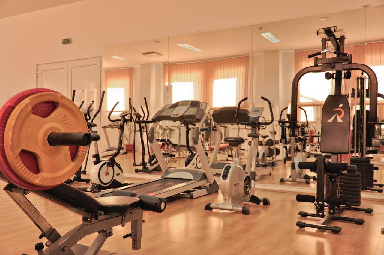 Conacul Domnesc Hotel Scheia Екстериор снимка