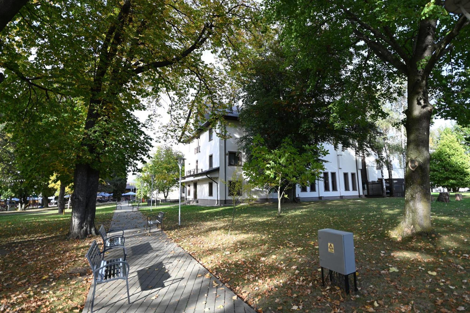 Conacul Domnesc Hotel Scheia Екстериор снимка