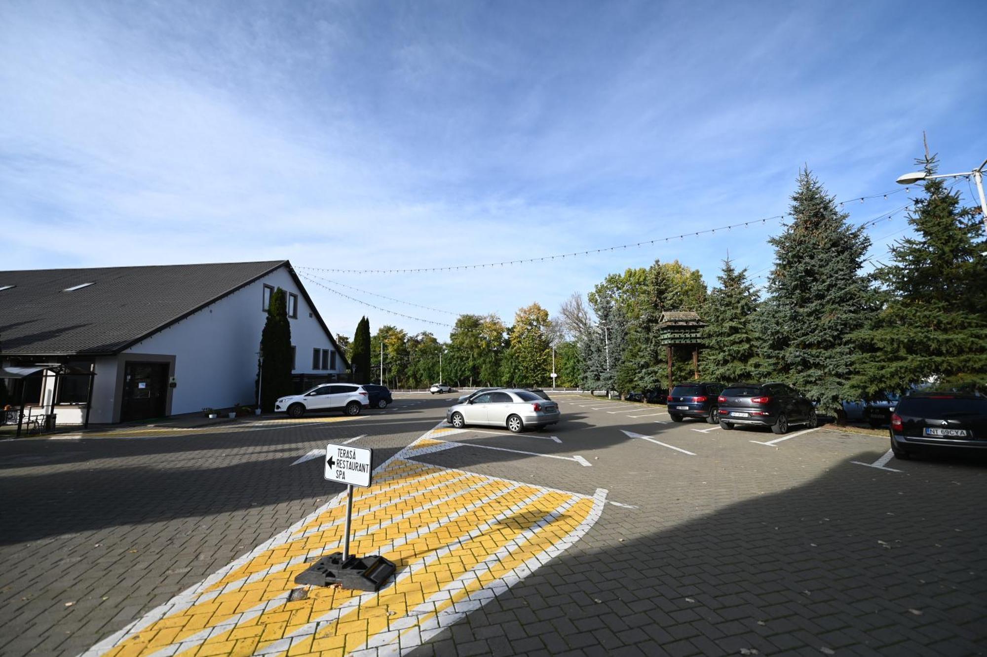 Conacul Domnesc Hotel Scheia Екстериор снимка