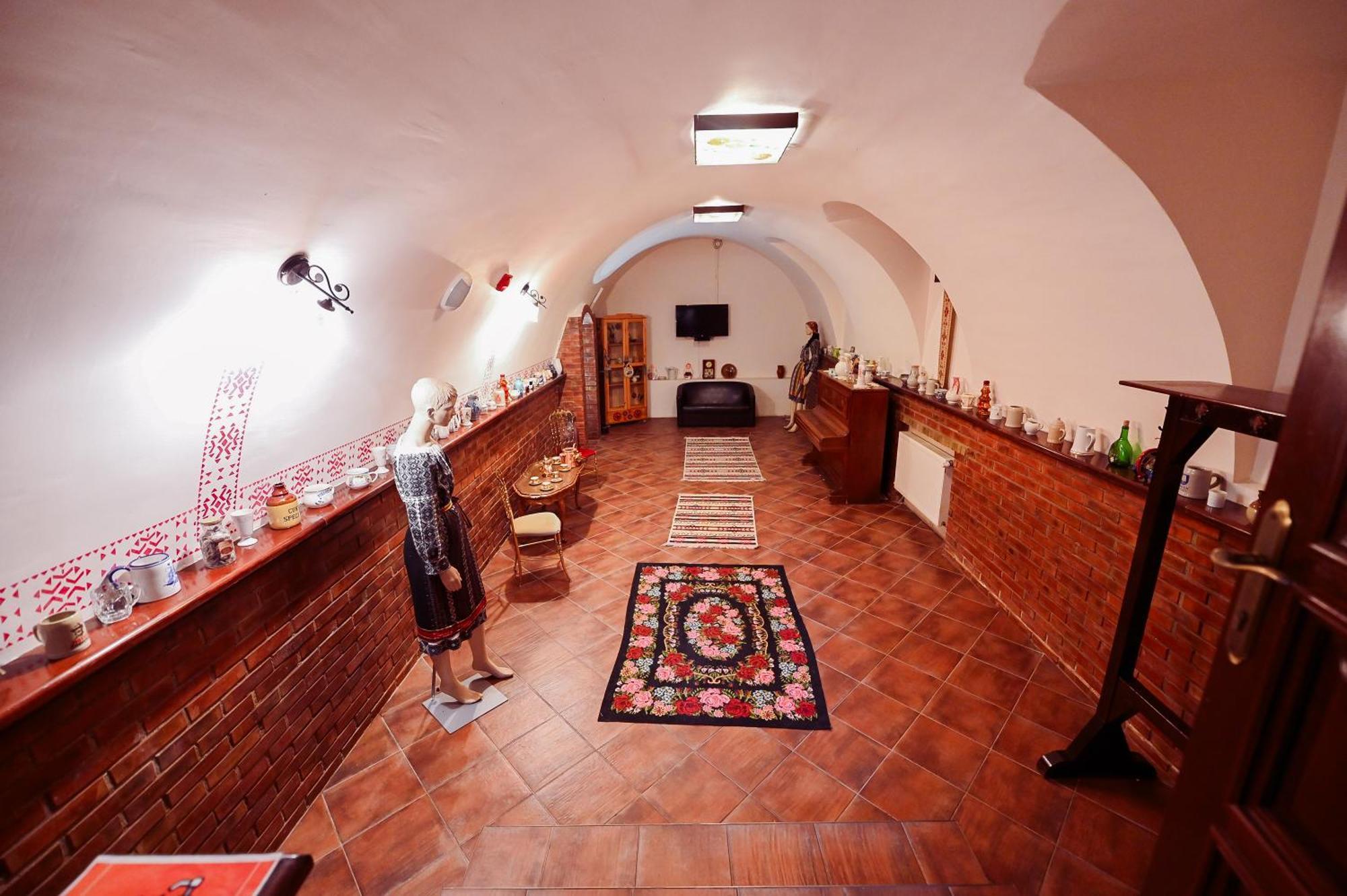 Conacul Domnesc Hotel Scheia Екстериор снимка