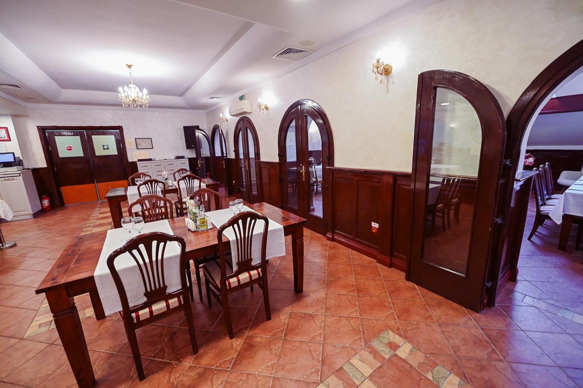 Conacul Domnesc Hotel Scheia Екстериор снимка