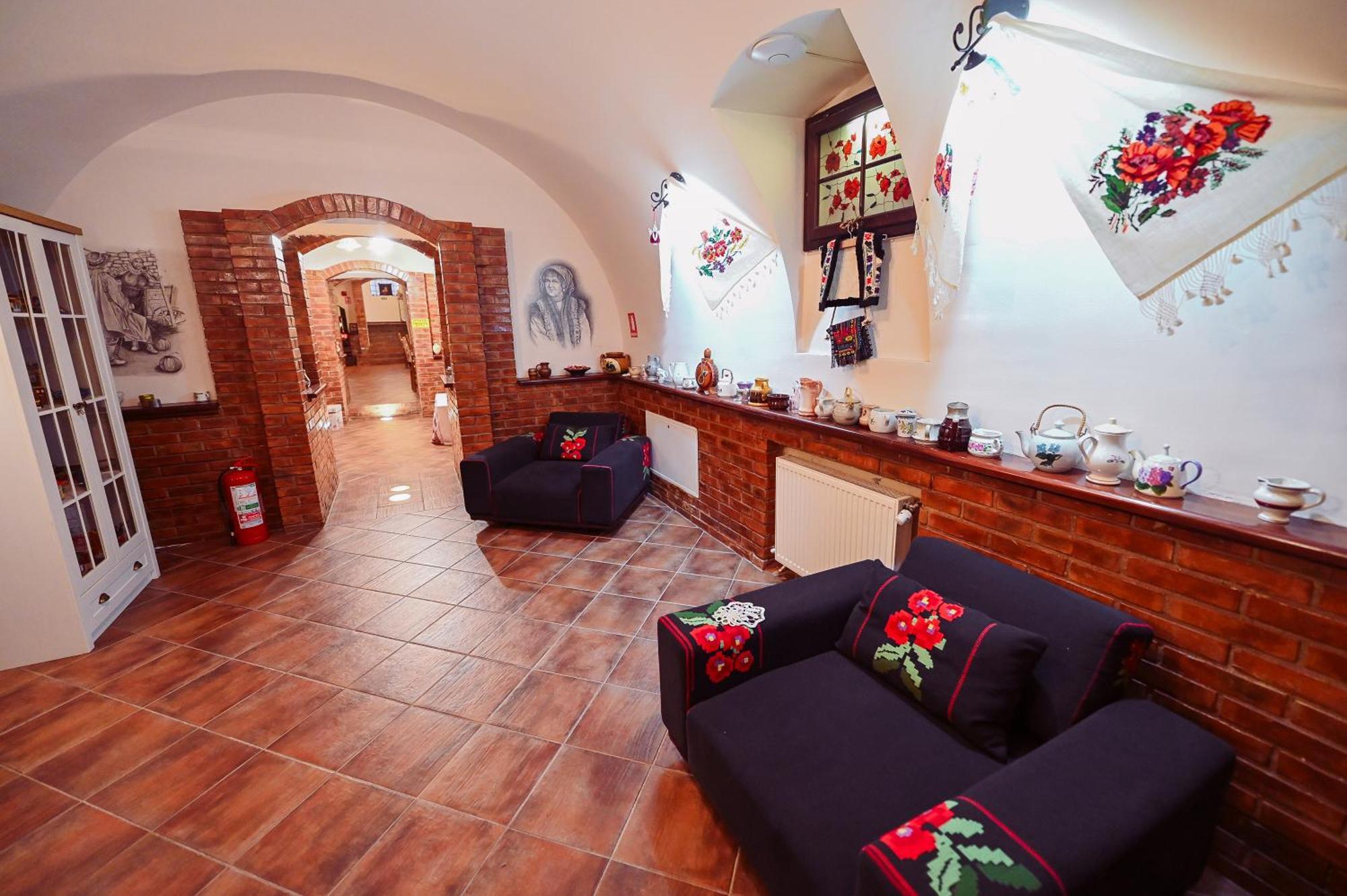 Conacul Domnesc Hotel Scheia Екстериор снимка