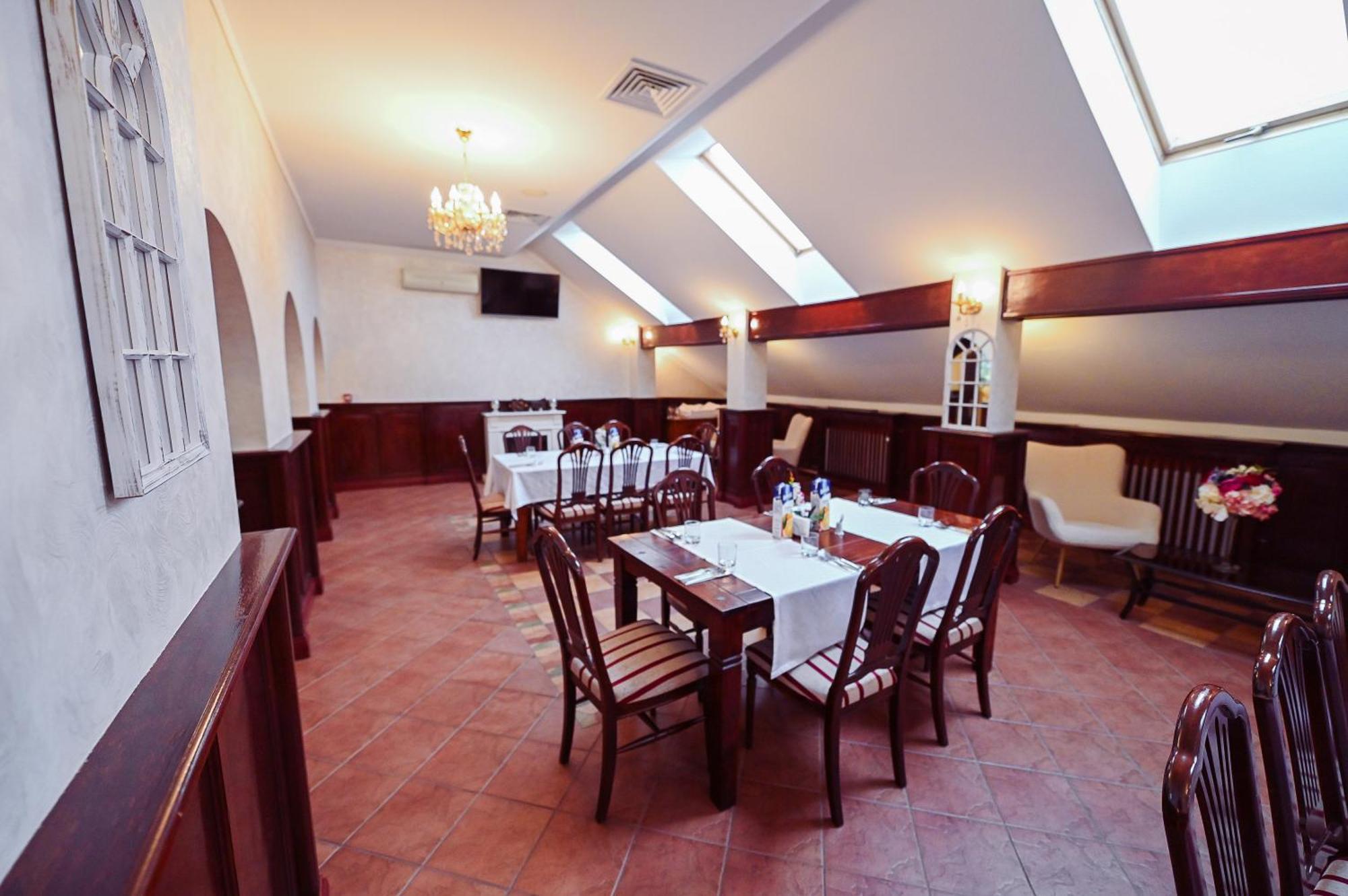 Conacul Domnesc Hotel Scheia Екстериор снимка