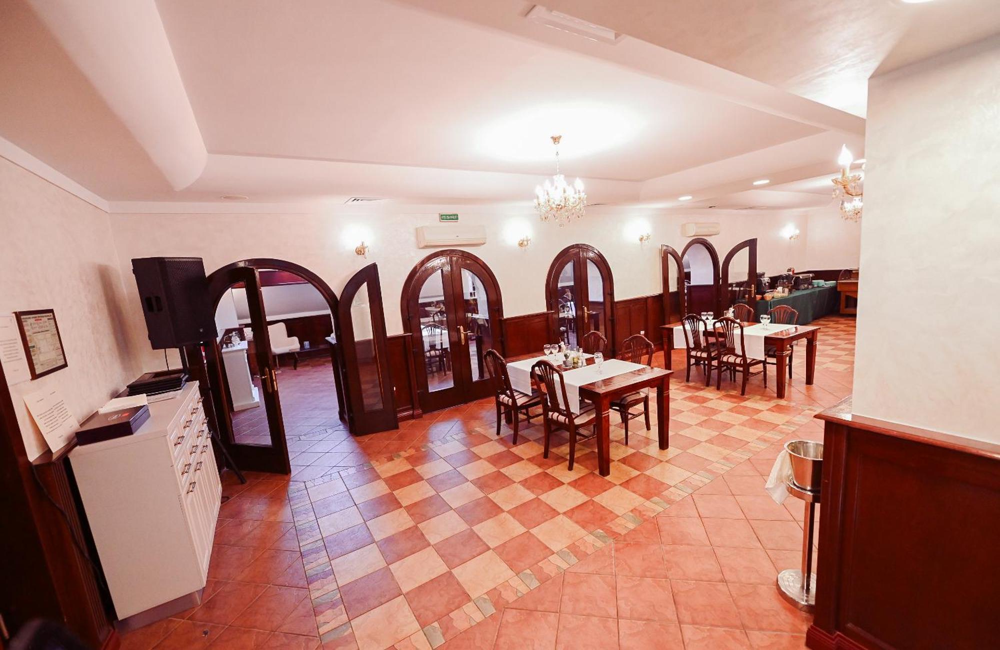 Conacul Domnesc Hotel Scheia Екстериор снимка