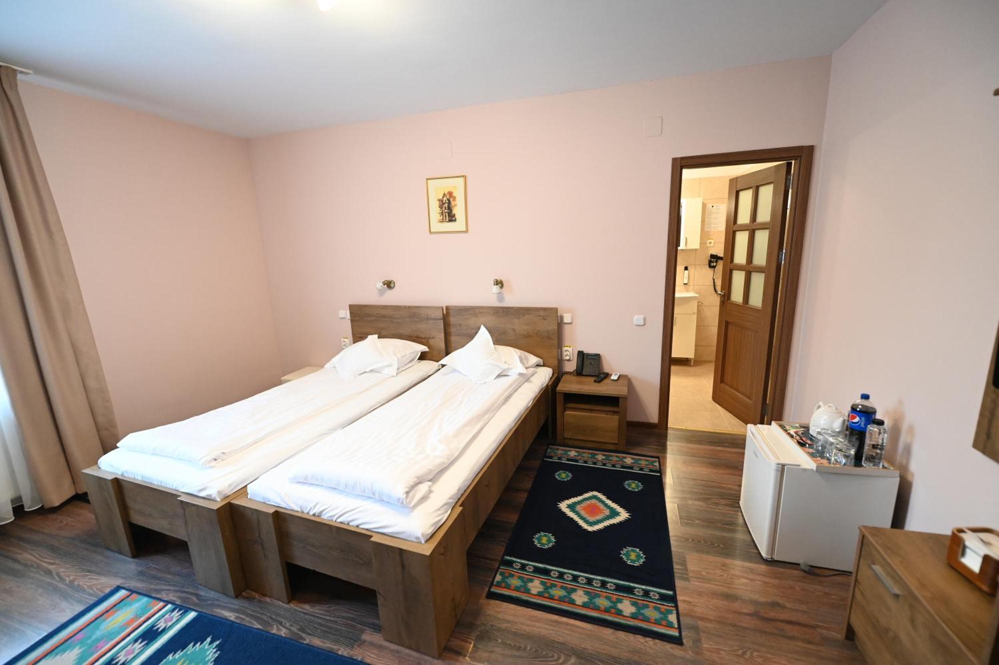 Conacul Domnesc Hotel Scheia Екстериор снимка