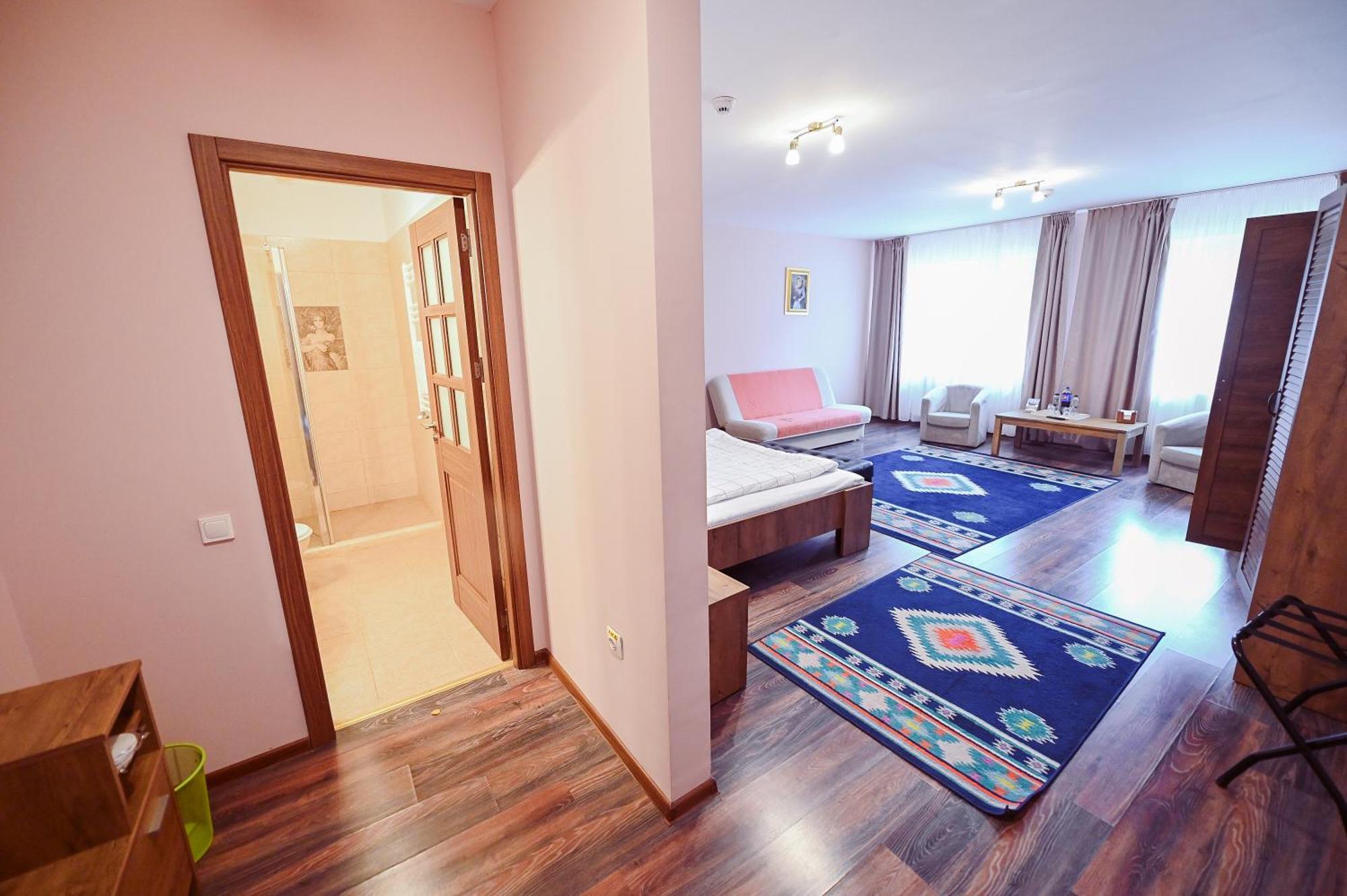 Conacul Domnesc Hotel Scheia Екстериор снимка