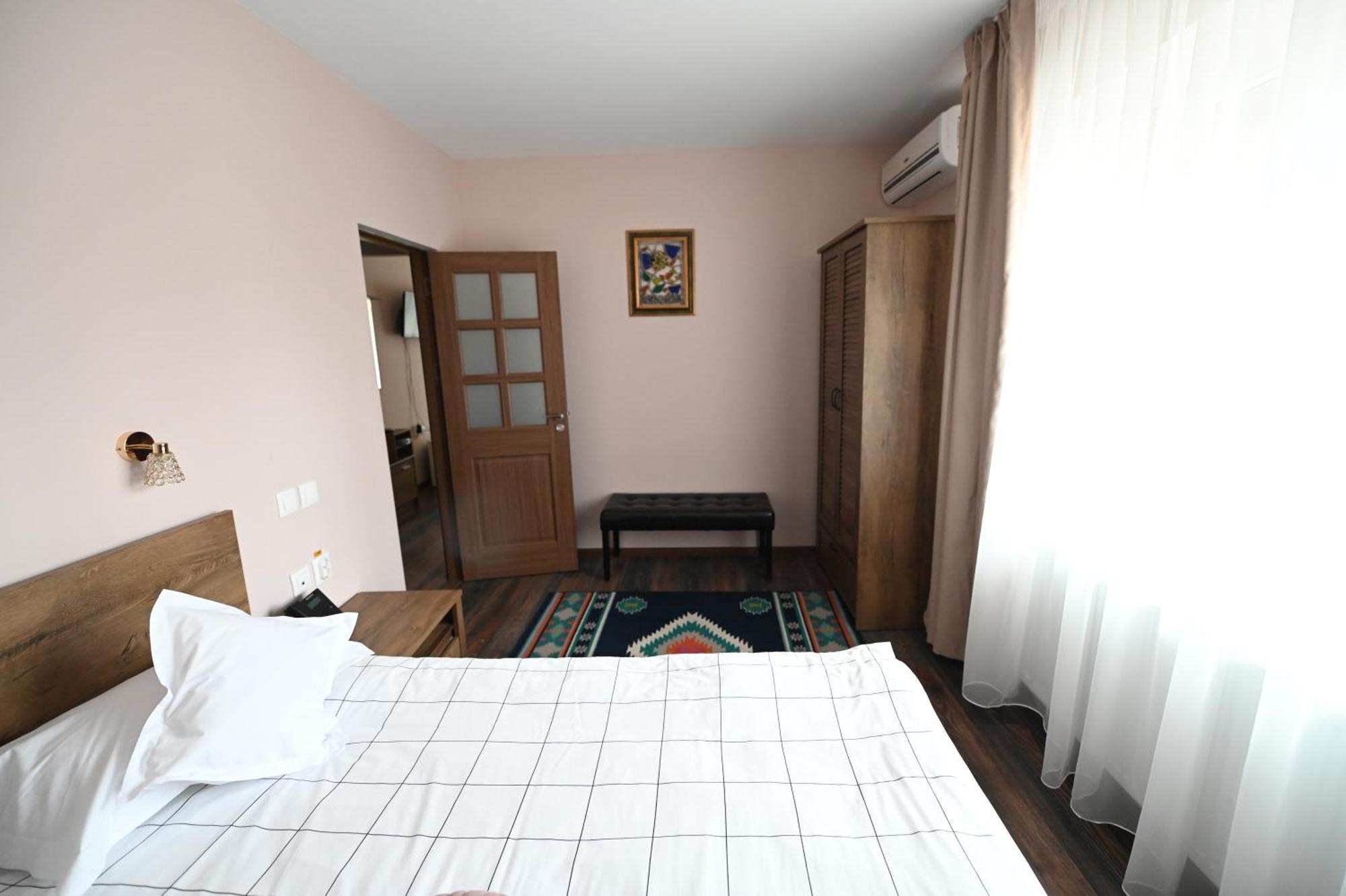 Conacul Domnesc Hotel Scheia Екстериор снимка