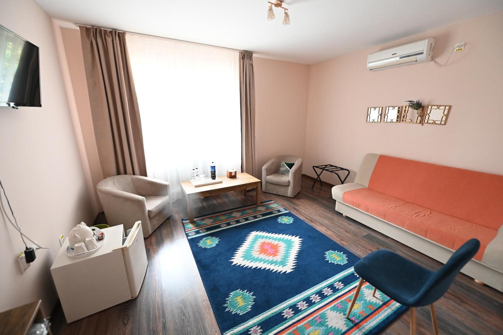 Conacul Domnesc Hotel Scheia Екстериор снимка