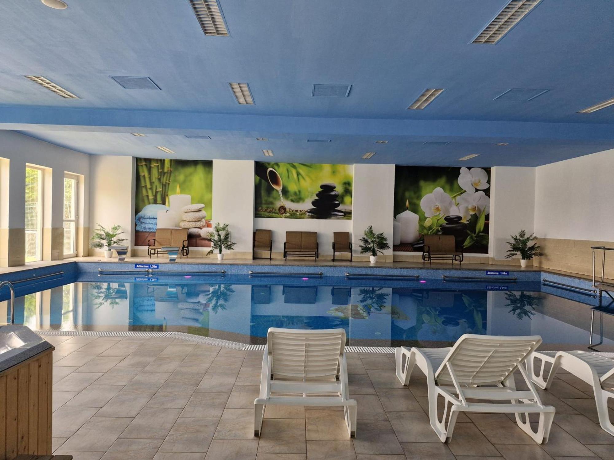 Conacul Domnesc Hotel Scheia Екстериор снимка